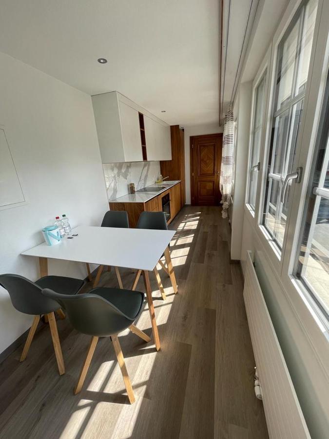 Moderne Einzigartige Wohnung In Altdorf Esterno foto